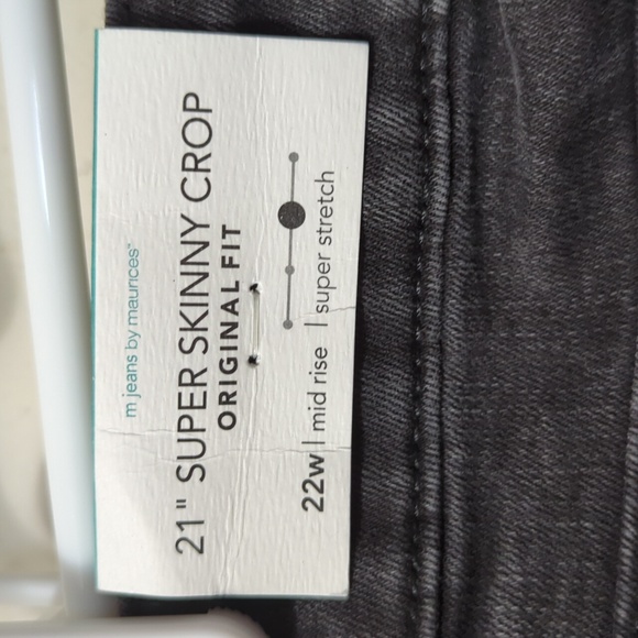 Capris - Picture 3 of 4